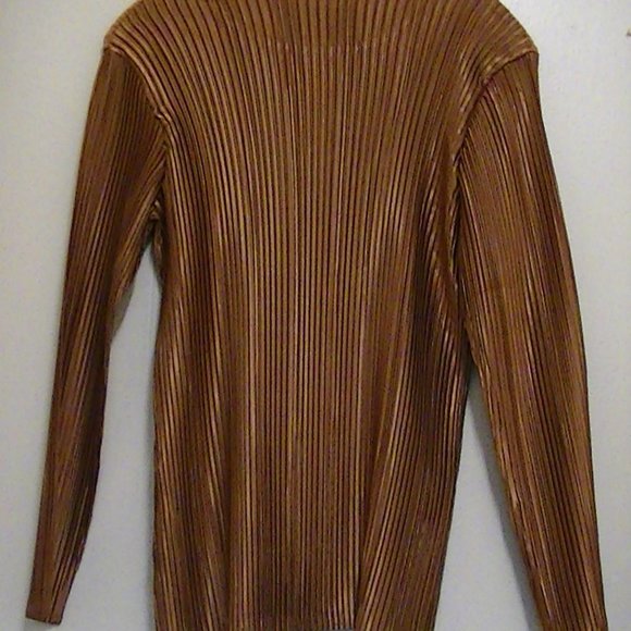 Pleated Gold Top - Medium - French - Picture 5 of 6